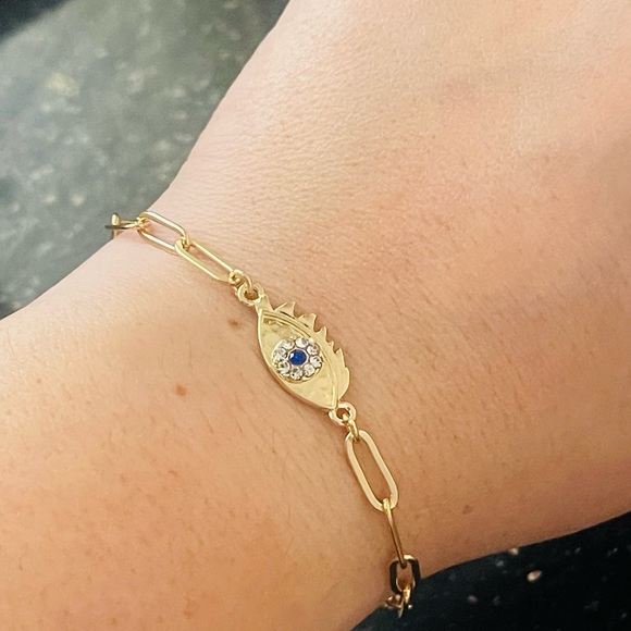 Gold dainty paperclip evil eye bracelet - Picture 1 of 5